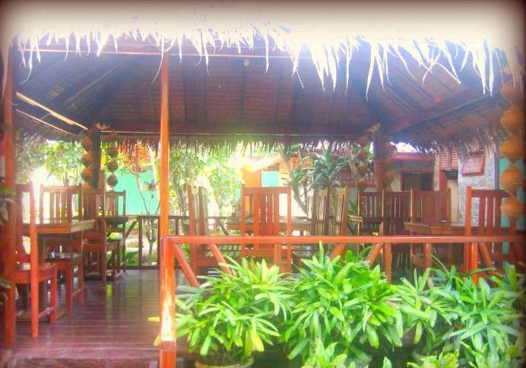 Pems Pension And Restaurant Taytay  Exterior photo
